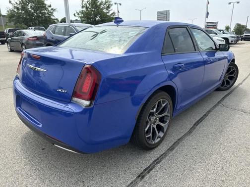 2018 Chrysler 300 Touring
