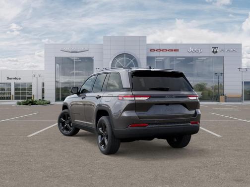 2025 Jeep Grand Cherokee Laredo