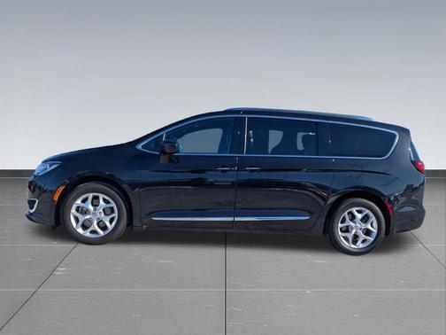 2020 Chrysler Pacifica Touring-L