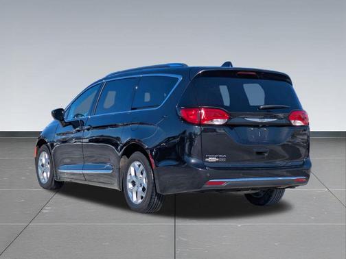 2020 Chrysler Pacifica Touring-L