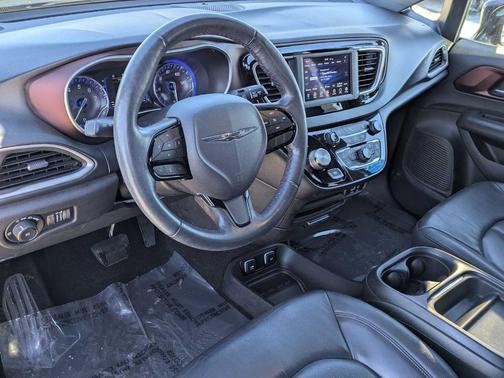 2020 Chrysler Pacifica Touring-L