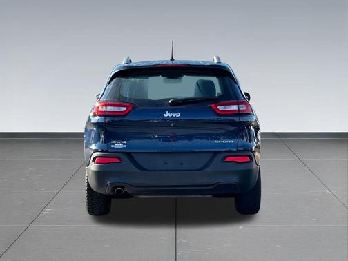 2018 Jeep Cherokee Sport