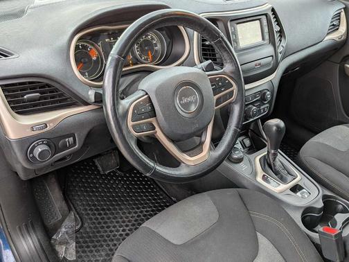 2018 Jeep Cherokee Sport