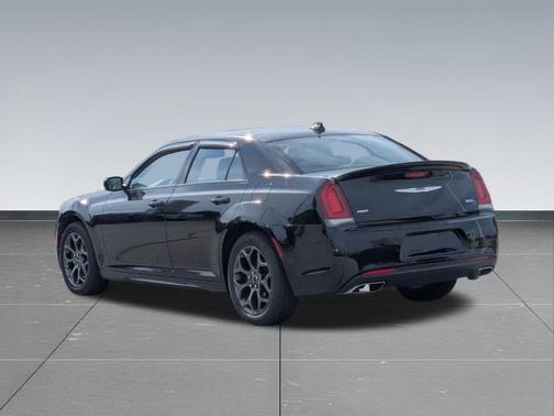 2018 Chrysler 300 S