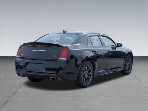 2018 Chrysler 300 S