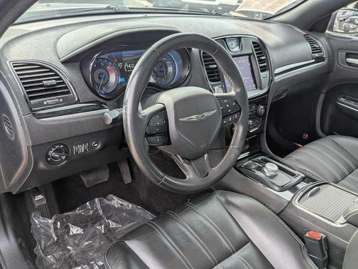 2018 Chrysler 300 S