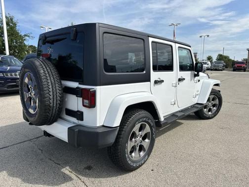 2016 Jeep Wrangler Unlimited Sahara