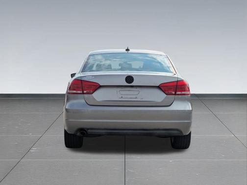 2014 Volkswagen Passat Auto SE w/Sunroof