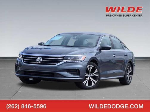 Platinum Gray Metallic 2022 Volkswagen Passat 2.0T SE