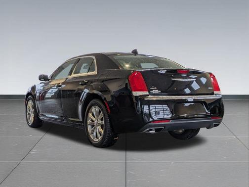 2017 Chrysler 300 Limited