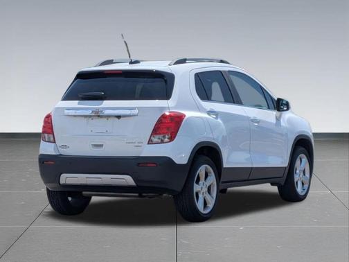 Summit White 2015 Chevrolet Trax LTZ