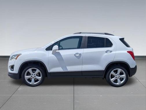 Summit White 2015 Chevrolet Trax LTZ