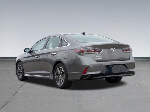2018 Hyundai SONATA Hybrid Limited