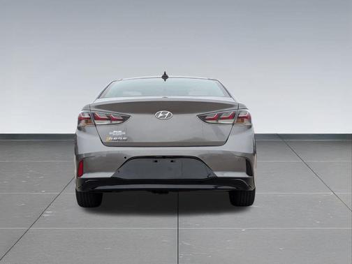 2018 Hyundai SONATA Hybrid Limited