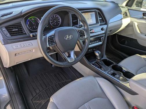 2018 Hyundai SONATA Hybrid Limited