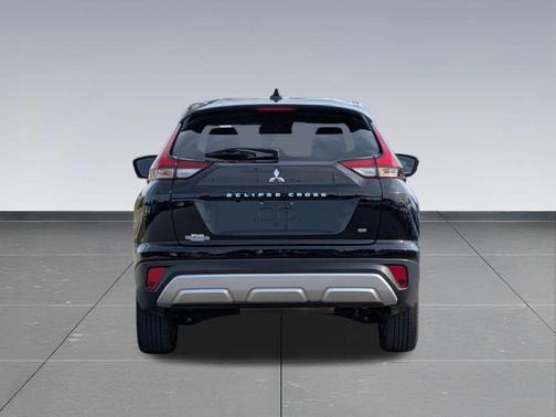 Labrador Black Pearl 2024 Mitsubishi Eclipse Cross SE