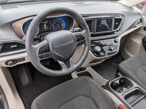 Granite Crystal Clearcoat Metallic 2018 Chrysler Pacifica Touring Plus