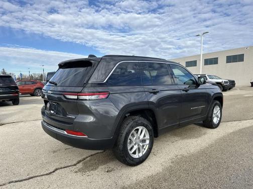 2025 Jeep Grand Cherokee Laredo X