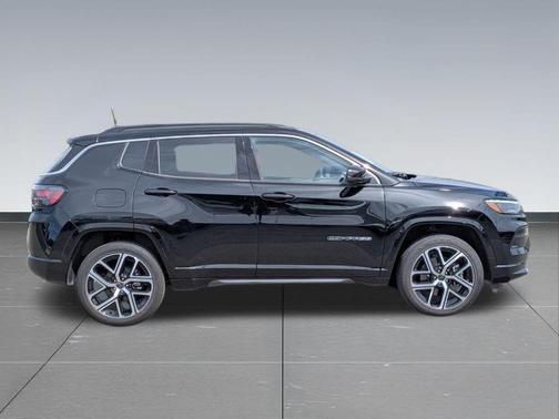 Diamond Black 2025 Jeep Compass Limited