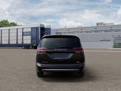 Diamond Black 2027 Chrysler Pacifica SELECT