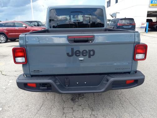 2025 Jeep Gladiator Sport