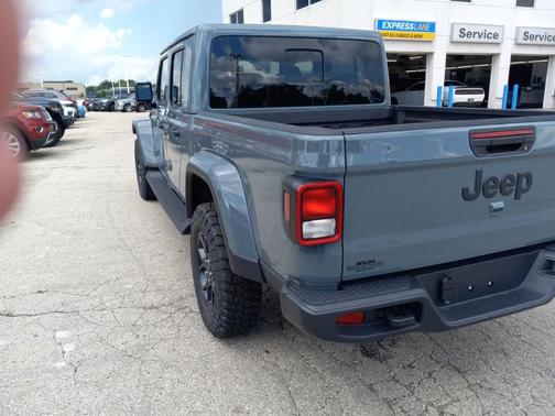 2025 Jeep Gladiator Sport