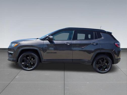 Granite Crystal Clearcoat Metallic 2019 Jeep Compass Altitude