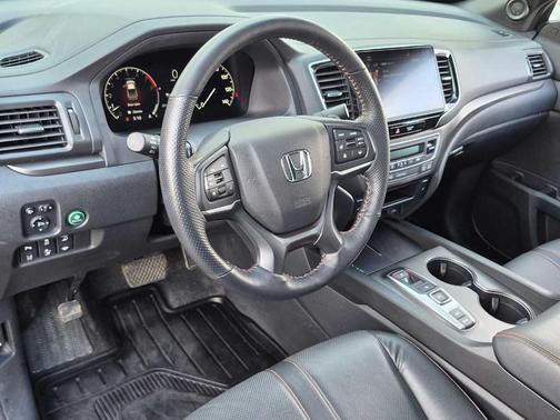 Crystal Black Pearl 2025 Honda Ridgeline TrailSport