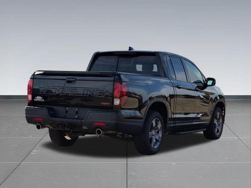 Crystal Black Pearl 2025 Honda Ridgeline TrailSport
