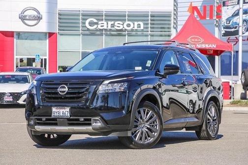 Photo 1 of 30 of 2022 Nissan Pathfinder SL
