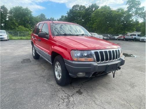 Red 2000 Jeep Grand Cherokee Laredo 4WD