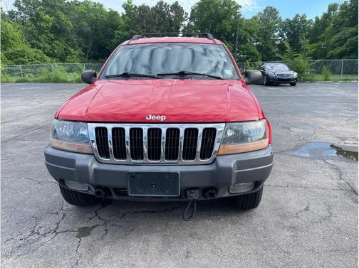 Red 2000 Jeep Grand Cherokee Laredo 4WD
