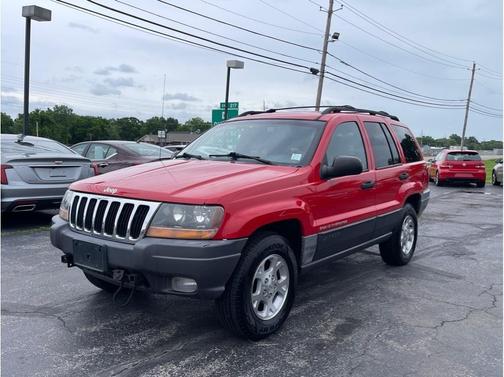 Red 2000 Jeep Grand Cherokee Laredo 4WD