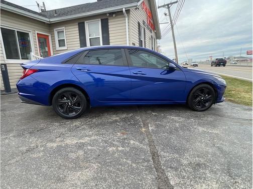 2021 Hyundai ELANTRA SEL