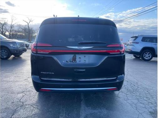 2022 Chrysler Pacifica Touring