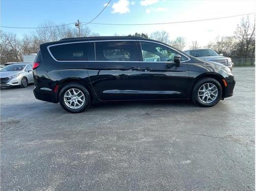 2022 Chrysler Pacifica Touring