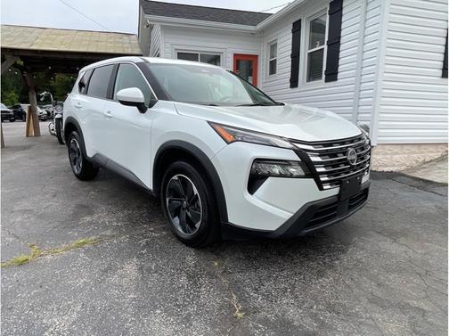 Everest White Pearl 2024 Nissan Rogue SV