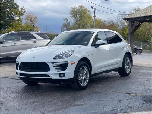 2018 Porsche Macan Sport Utility 4D