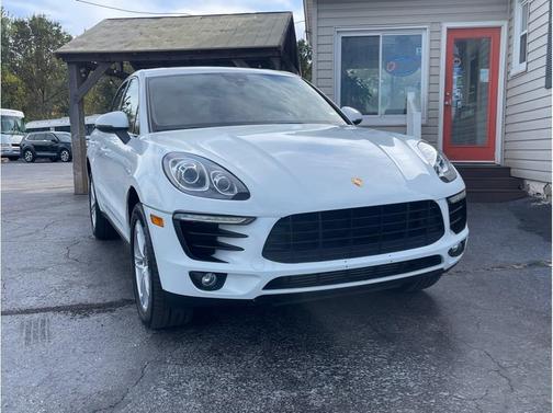 2018 Porsche Macan Sport Utility 4D