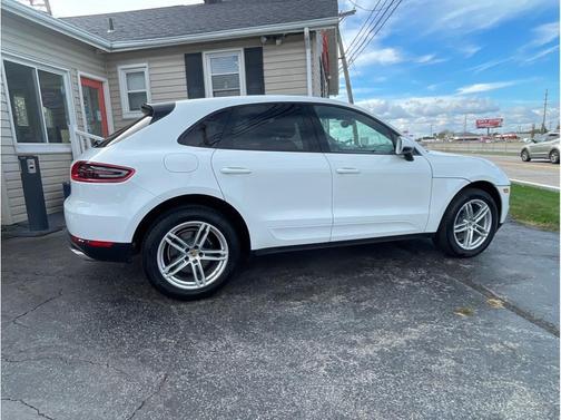 2018 Porsche Macan Sport Utility 4D