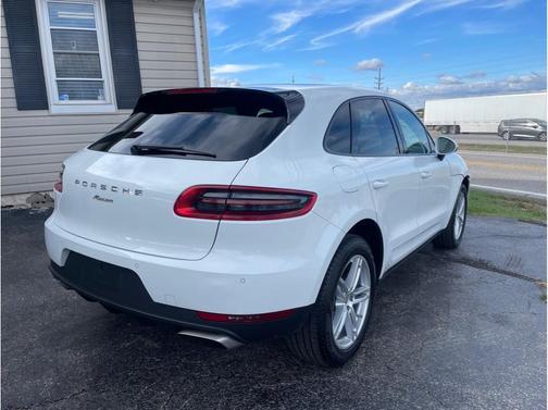 2018 Porsche Macan Sport Utility 4D