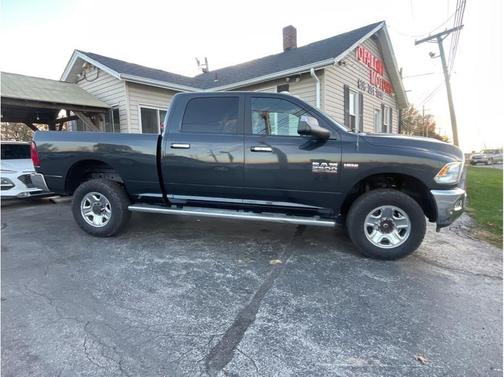 2017 RAM 2500 SLT Crew Cab 4x4 6'4' Box