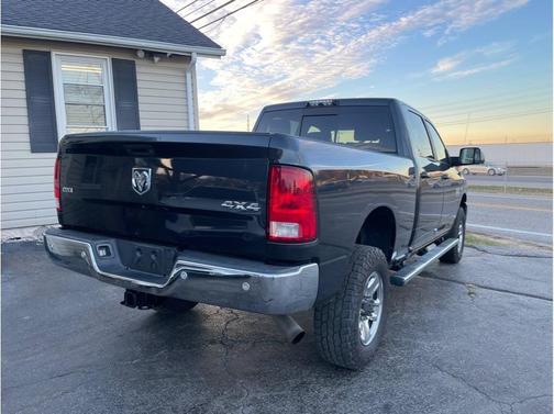 2017 RAM 2500 SLT Crew Cab 4x4 6'4' Box