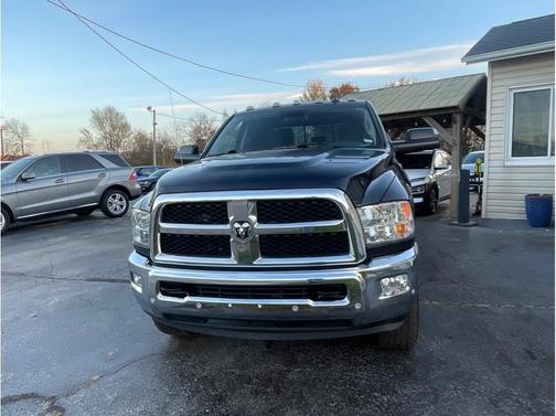 2017 RAM 2500 SLT Crew Cab 4x4 6'4' Box