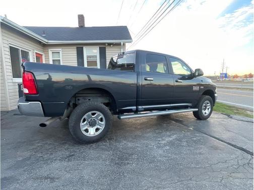 2017 RAM 2500 SLT Crew Cab 4x4 6'4' Box
