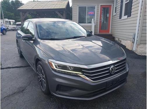 2022 Volkswagen Passat 2.0T Limited Edition