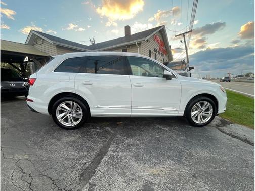 2023 Audi Q7 55 Premium Plus