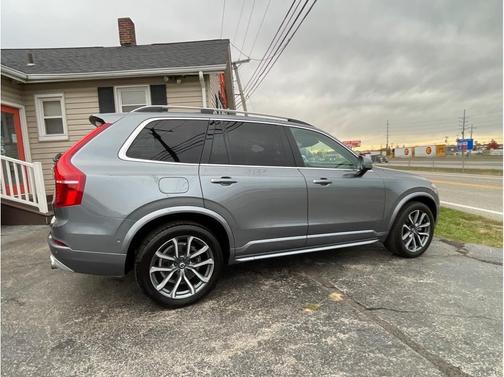 2019 Volvo XC90 T5 Momentum
