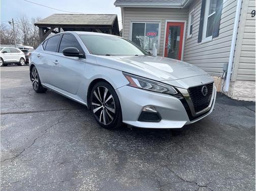 Brilliant Silver Metallic 2020 Nissan Altima SR FWD