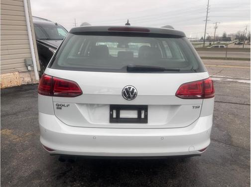 2016 Volkswagen Golf SportWagen TSI SE 4-Door